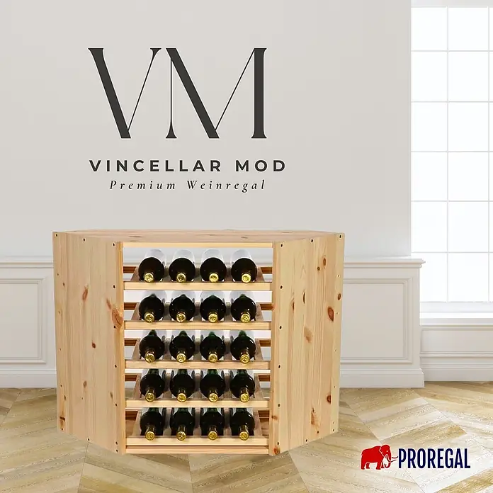 Proregal Flaschenregal Modulares Weinregal VINCELLAR MOD für 18 Flaschen - Holz - Helles Holz-Weinregal, gefüllt mit Weinflaschen, in einem Raum mit Fenster.