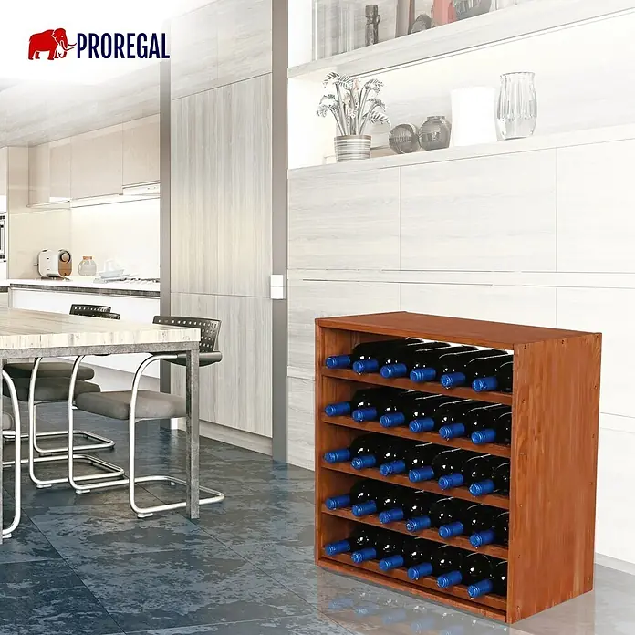 Proregal Flaschenregal Modulares Weinregal VINCELLAR MOD für 30 Flaschen - Holz - Braunes Weinregal aus Holz, gefüllt mit dunklen Flaschen, auf Fliesenboden in moderner Küche.