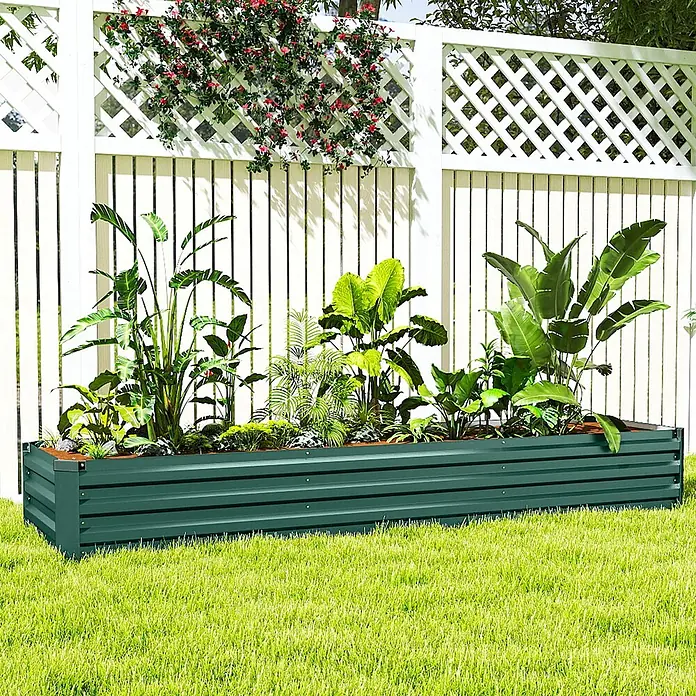 Outsunny Hochbeet - 240 x 60 x 30 cm, Stahl, Grün - Dunkelgrünes Hochbeet aus Metall, gefüllt mit üppigen grünen Pflanzen, bereit für eine Gartenumgebung.