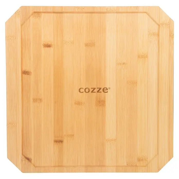 Cozze Grillpfanne - L x B: 30 x 30 cm, Höhe: 1 cm, Gusseisen - Achteckiges Bambus-Schneidebrett mit Saftrille und 'cozze' Logo.