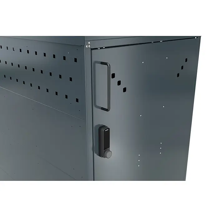 WSM Fahrradgarage BikeBox 1 ID RFID - Anthrazit - Dunkelgrauer Metallschrank mit perforierter Seite, schwarzem Griff und digitalem Schloss.