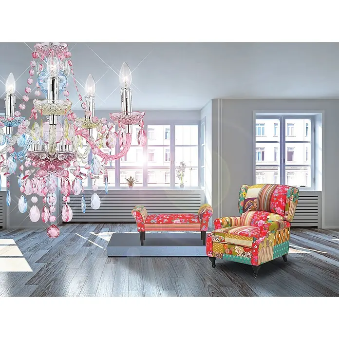 Globo Pendelleuchte Nevada - 40 W, Höhe: 149 cm, E14 - Farbenfroher Kristallleuchter mit rosa, blauen und gelben Akzenten beleuchtet einen modernen Raum.