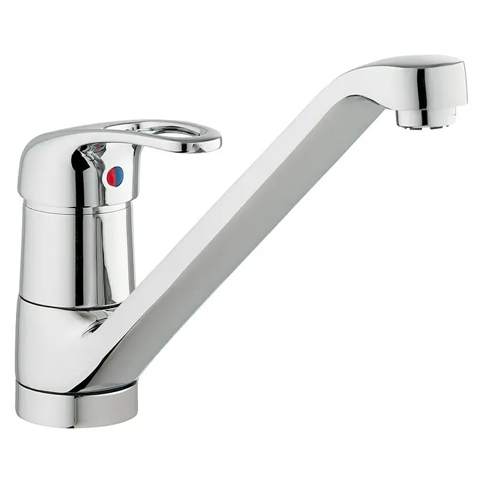 Camargue Spültischarmatur GrandeNiederdruck, Chrom, Glänzend - Nahaufnahme einer glänzenden Chrom-Küchenarmatur mit Einhebelmischer, die durch ihr modernes Design und ihre Funktionalität besticht.