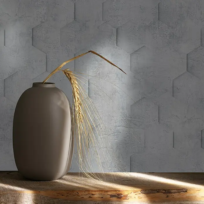 Marburg Loft Superior Vliestapete Grafik - Grau, Grafisch, 10,05 x 0,53 m - Dunkelbraune Vase mit getrockneten Weizenähren auf einem rustikalen Holzregal.