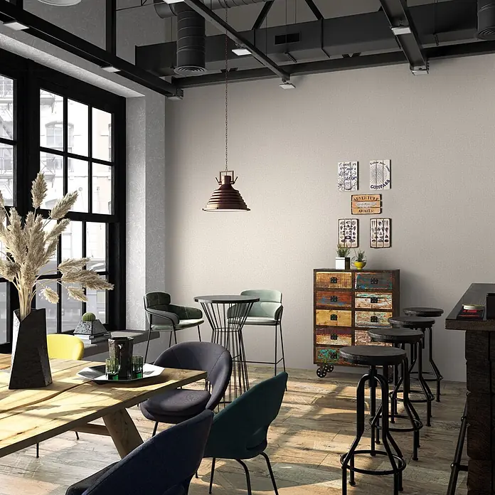 Vliestapete - Creme, Sonstiges, 10,05 x 0,53 m - Strukturierte hellgraue Tapete an den Wänden eines modernen Cafés im Industriestil.