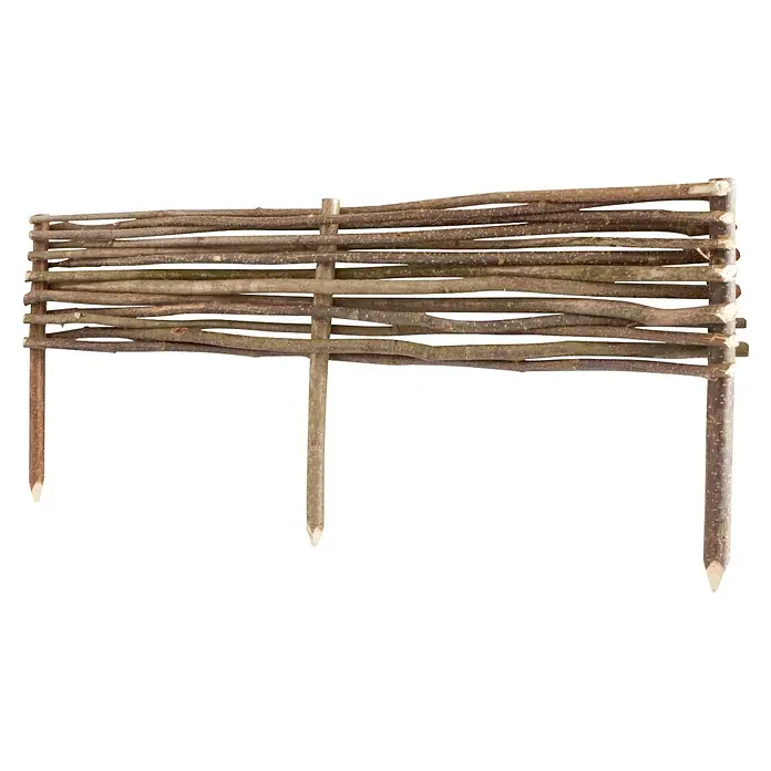 Windhager Beeteinfassung Haselnuss - Haselnussholz, 100 x 40 cm - Geflochtener Astzaun mit spitz zulaufenden Pfosten, aus Naturholz.