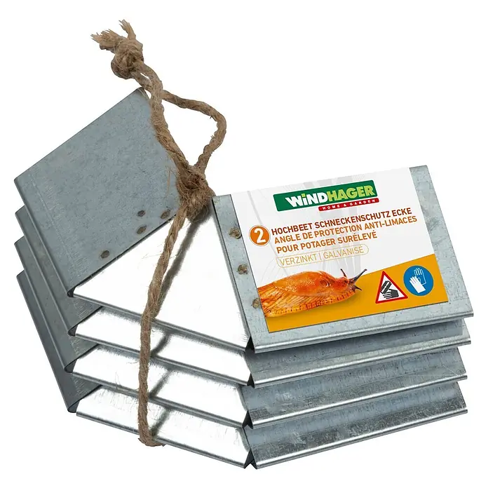 Windhager Schneckenblech Eckteil - Metall, Silber - Gestapelte verzinkte Schneckenschutz-Ecken für Hochbeete, mit Schnur gebunden, Produktetikett.