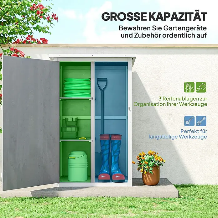 Outsunny Geräteschrank - Außenbreite inkl. Dachüberstand: 68 cm, Außentiefe inkl. Dachüberstand: 50 cm, Holz, Mehrfarbig - Grauer Holz-Gartenschrank, geöffnet, zeigt organisierte Werkzeuge und Zubehör auf Regalen und Platz für lange Gegenstände.
