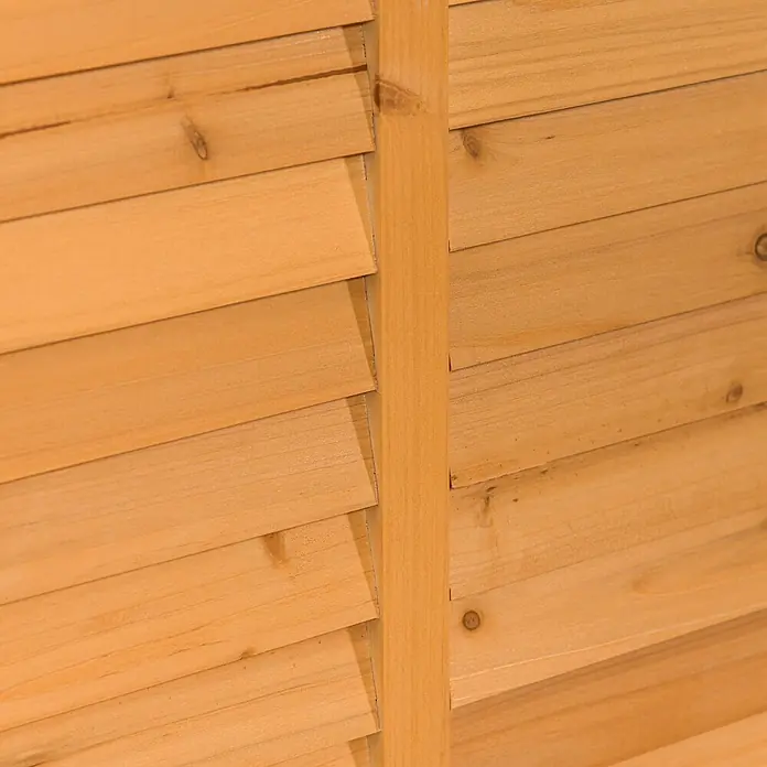 Outsunny Geräteschrank - Holz, Gelb - Hellbraune Holzlamellen und schräge Jalousien.