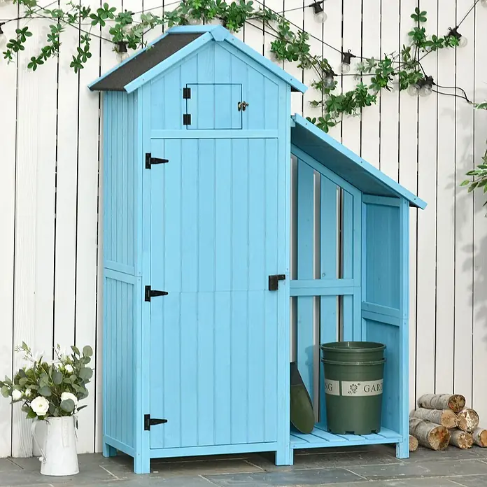 Outsunny Geräteschrank - Außenbreite inkl. Dachüberstand: 130 cm, Außentiefe inkl. Dachüberstand: 54,5 cm, Holz, Himmelblau - Blauer Holzgeräteschuppen mit offener Seitenablage, ideal für Gartengeräte und Töpfe.