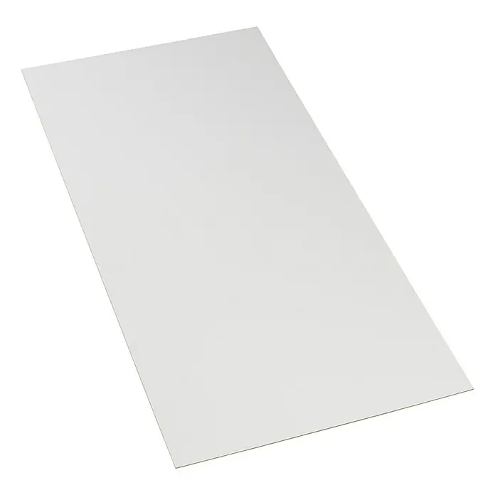 MDF-Platte FixmaßWeiß, 1.600 x 600 x 3 mm - Ein einzelnes, glattes, weißes Blatt Papier, schräg aus der Nähe aufgenommen, ideal für Präsentationen oder kreative Projekte.