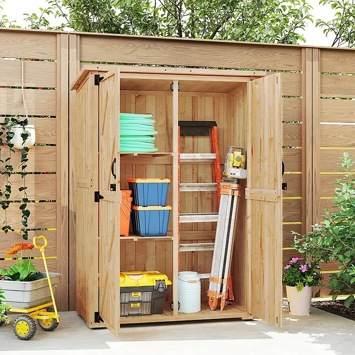 Outsunny Geräteschrank - Holz, Naturholz - Offener Gartenschrank aus Holz, organisiert mit Schlauch, Behältern, Leiter und Werkzeugen im Garten.