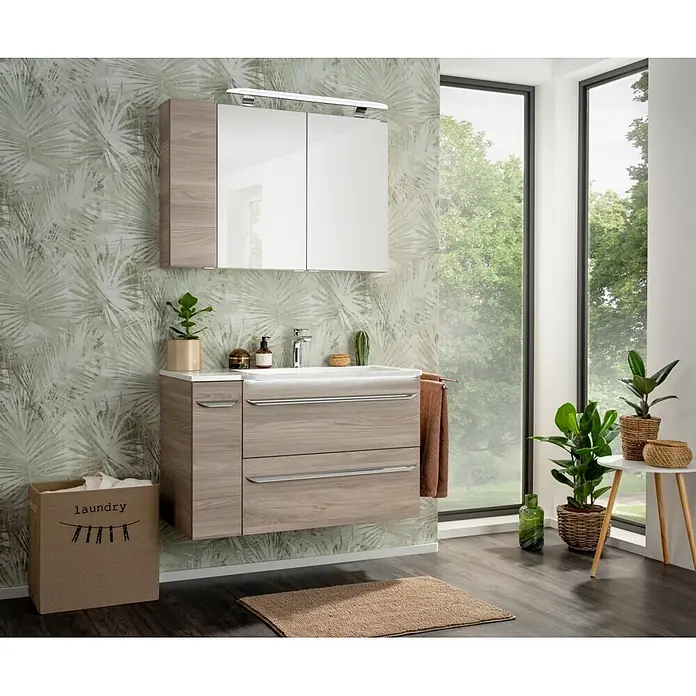 Fackelmann Luxor Spiegelschrank - B x H: 800 x 680 mm, Steinesche Holzoptik - Moderne, wandmontierte Badezimmermöbel in heller Holzoptik mit integriertem Waschbecken und Spiegelschrank, in einem stilvollen Bad.