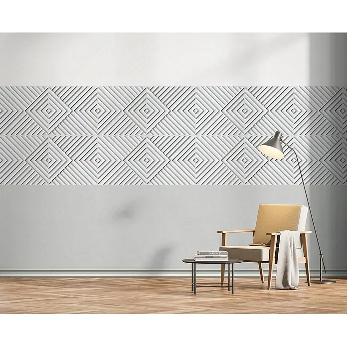 Marburg Shades Iconic Vliestapete Grafik IV - Grau, Grafisch, 10,05 x 0,53 m - Weiße, texturierte Wandpaneele mit geometrischem Muster aus verschachtelten Rauten und diagonalen Linien.