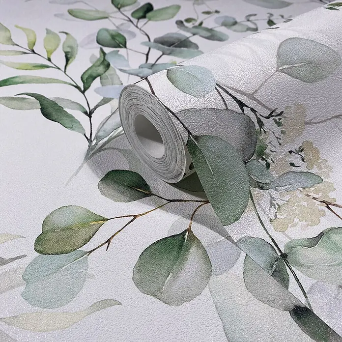 Marburg Novamur Plus Fresh UP Vliestapete Floral VI - Weiß-Grün, Floral, 10,05 x 0,53 m - Texturierte Tapetenrolle mit Aquarell-Eukalyptusblättern in Grün- und Grautönen, teilweise abgerollt.