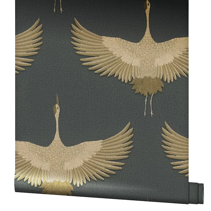 Marburg Kumano Vliestapete Grafik - Schwarz, Grafisch, 10,05 x 0,53 m - Rolle texturierter dunkelgrauer Tapete mit goldenem Kranichmuster.