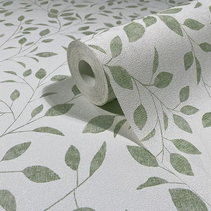 Marburg Novamur Plus Fresh UP Vliestapete Floral III - Weiß-Grün, Floral, 10,05 x 0,53 m - Rolle weißer Tapete mit grünem Blattmuster und strukturierter Oberfläche, teilweise abgerollt.