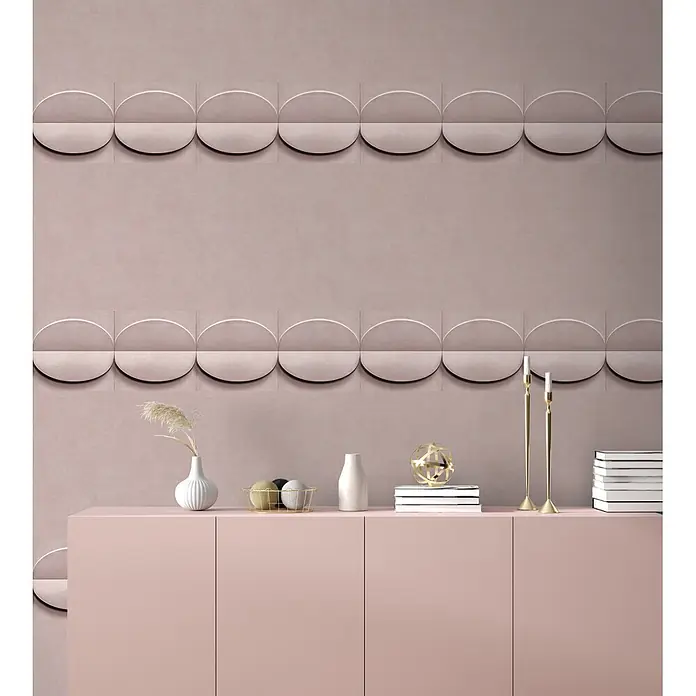 Marburg Shades Iconic Tapetenborte Grafik I - Rot-Beige, Grafisch, Vlies - Rosa Wand, verziert mit zwei Reihen halbrunder 3D-Zierfliesen, die eine einzigartige Textur erzeugen.