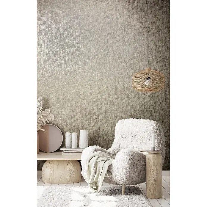 Marburg Kumano Vliestapete Struktur - Beige, Sonstiges, 10,05 x 0,53 m - Strukturierte Tapete in Hellbeige-Grau mit unregelmäßigem vertikalem Reliefmuster, das eine gemütliche Wohnzimmeratmosphäre schafft.