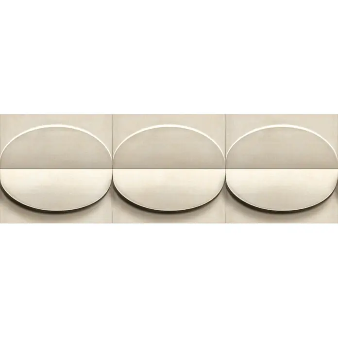 Marburg Shades Iconic Tapetenborte Grafik I - Beige, Grafisch, Vlies - Strukturierte, beigefarbene 3D-Fliesen mit einem sich wiederholenden Muster aus erhabenen Halbkreisen, die ganze Kreise bilden.