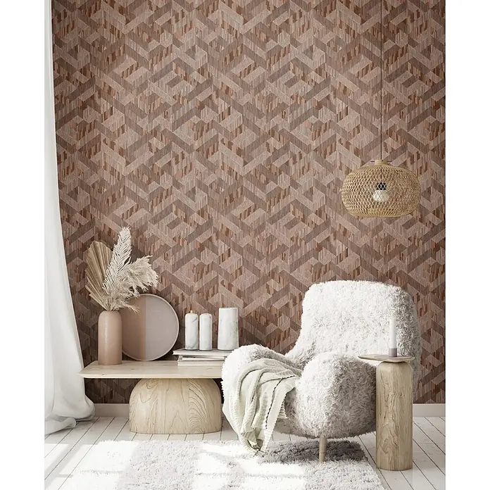 Marburg Boho Vliestapete Holzoptik - Braun, Holzoptik, 10,05 x 0,53 m - Geometrische braune Tapete mit gewebter Textur, als Akzentwand in einem modernen, gemütlichen Wohnzimmer.