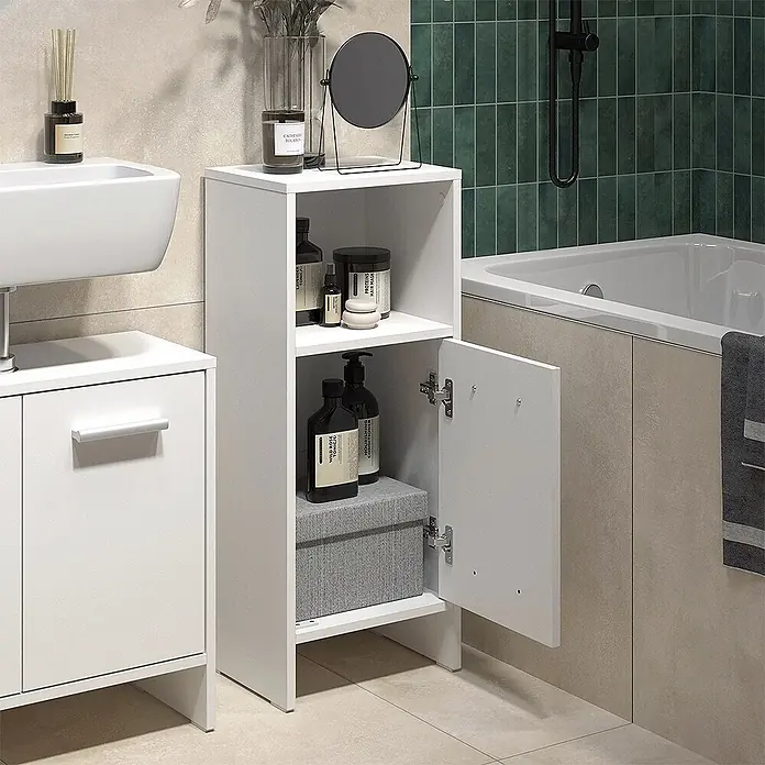 Vicco Badmöbel-Set Karli Weiß 2 Teile - Weiß, Matt - Weißer Badezimmerschrank mit offenem Fach und unterem Schrankfach, gefüllt mit Toilettenartikeln.