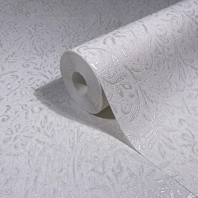 Marburg Ritus Vliestapete Floral - Weiß, Floral, 10,05 x 0,53 m - Eine Rolle heller, strukturierter Tapete mit verspieltem Blumenmuster, die auf eine passende Oberfläche abrollt.