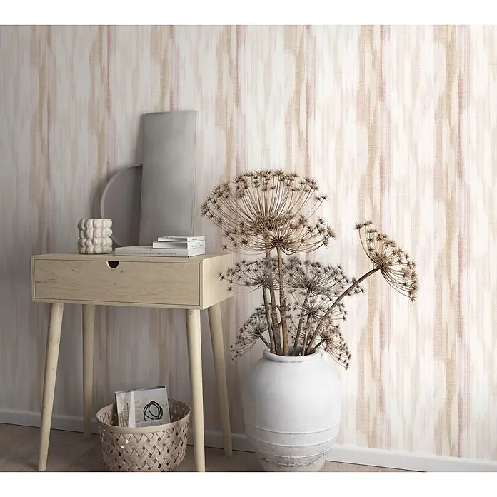 Marburg Novamur Plus Fresh UP Vliestapete Streifen - Weiß-Beige, Streifen, 10,05 x 0,53 m - Hellfarbene Tapete mit vertikalen, abstrakten Streifen in Beige- und Altrosa-Tönen, die eine gemütliche Raumatmosphäre schafft.