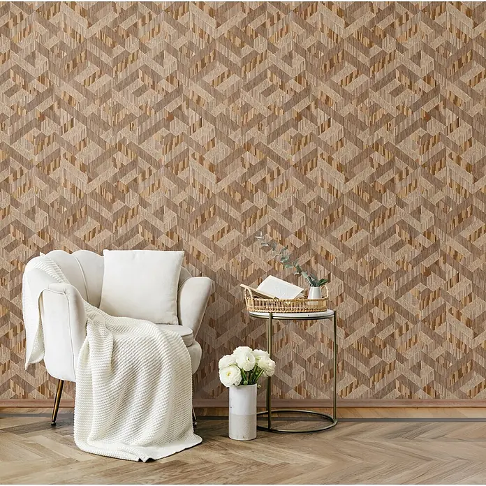 Marburg Boho Vliestapete Holzoptik - Beige-Braun, Holzoptik, 10,05 x 0,53 m - Geometrische Chevron-Tapete in natürlichen Holztönen und Texturen an einer Wand.