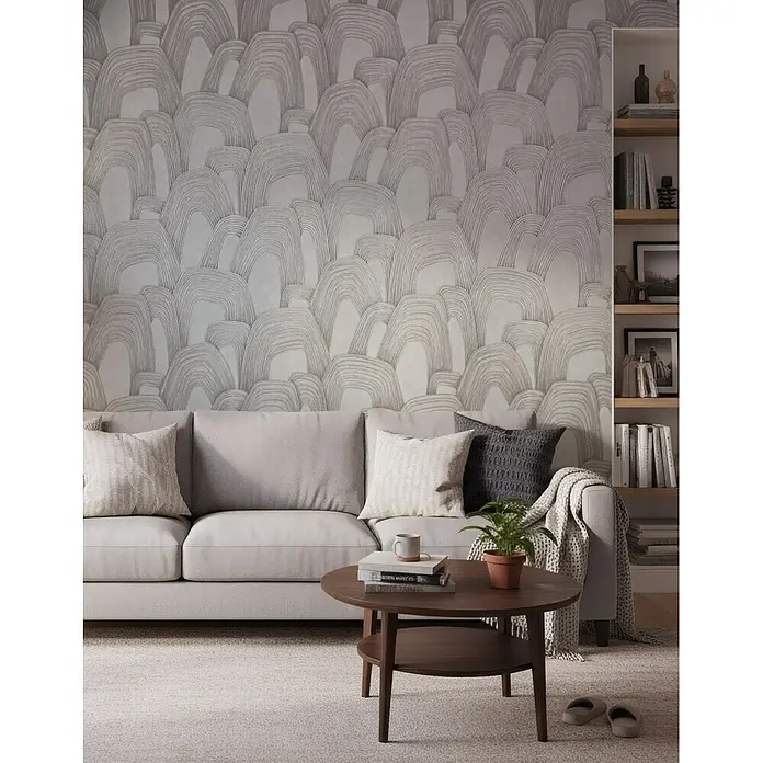 Marburg Whisper Vliestapete Grafik - Grau-Beige, Grafisch, 10,05 x 0,53 m - Hellgraue Tapete mit abstraktem Muster aus dunkelgrauen Wellenlinien, die einen strukturierten Look schafft.