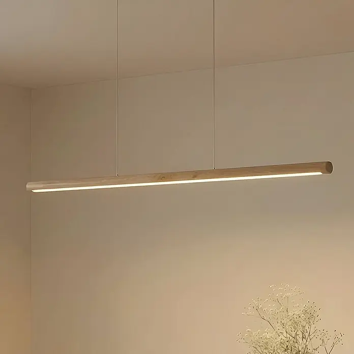 Lucande Pendelleuchte Maruta - L x B x H: 120 x 7 x 3,3 cm, Holz hell, helles Holz - Lineare Pendelleuchte aus Holz mit integriertem LED-Streifen, an der Decke hängend.