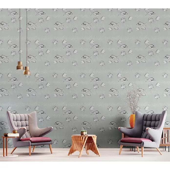 Marburg Smart Art Aspiration Fototapete Illustration I - B x H: 159 mm x 270 cm, Vlies - Hellgrüne Tapete mit skizzierten grauen Fischmotiven, an einer Wand in einem möblierten Raum angebracht.