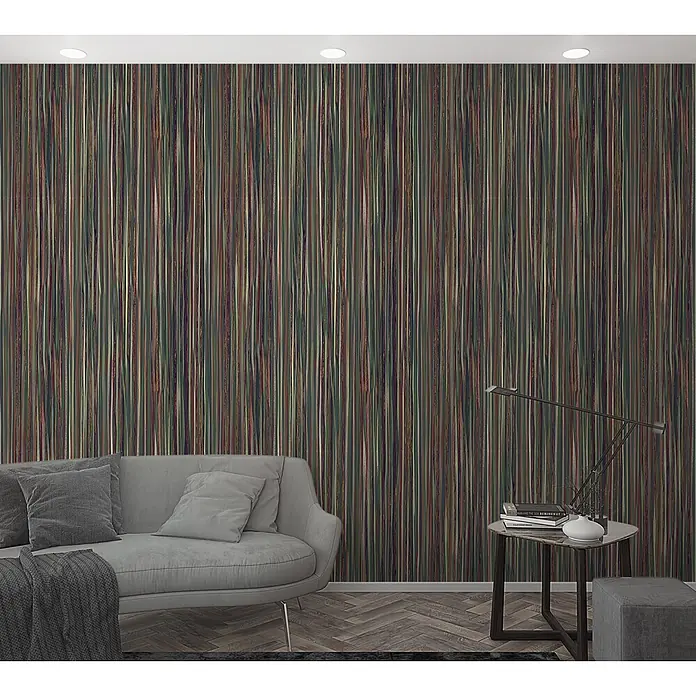Marburg Smart Art Aspiration Fototapete Streifen II - B x H: 106 x 270 cm, Vlies, Grün - Mehrfarbige gestreifte Tapete mit vertikalen Linien in dunklen Grün-, Rot-, Braun- und Gelbtönen, die eine Wohnzimmerwand schmückt.