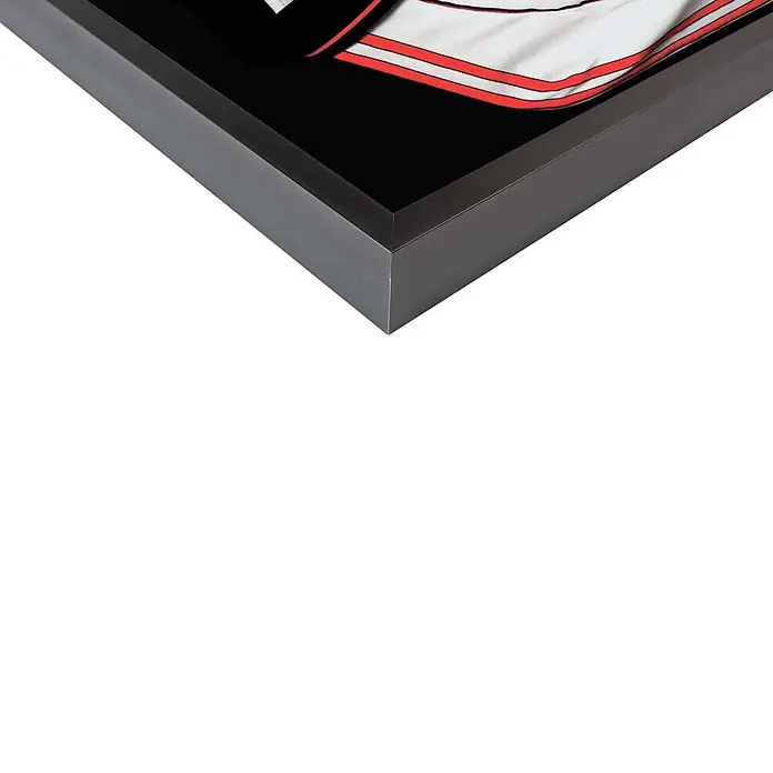 Nielsen Alurahmen Frame Box 2 - 60 x 80 cm, Schwarz - Schwarzer Schattenkastenrahmen mit weißem Stoff und roten Streifen.
