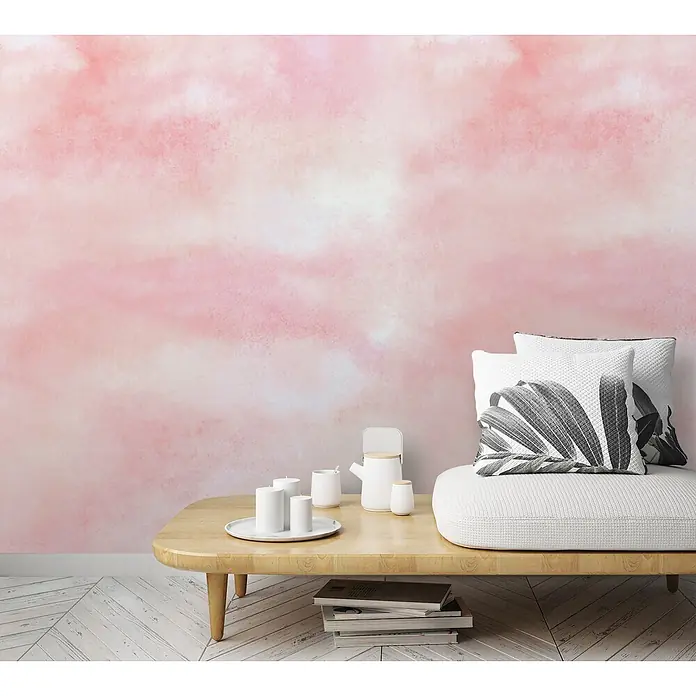 Marburg Smart Art Aspiration Fototapete Wolken I - B x H: 212 x 270 cm, Vlies, Rosa - Rosa Aquarell-Effekt-Tapete in einem Wohnzimmer. Weiche, verblendete Rosatöne.