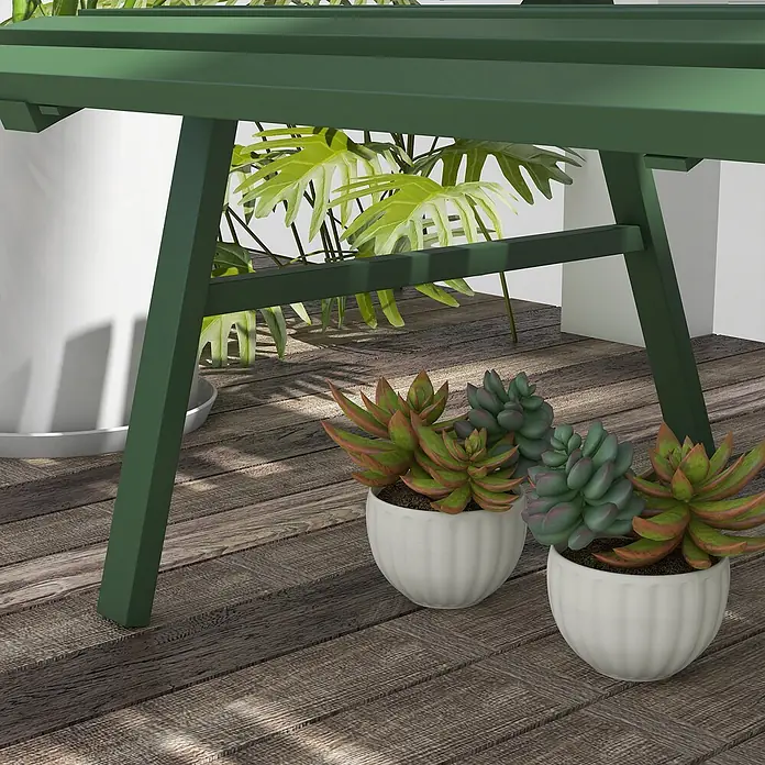 Outsunny Gartenbank - B x T x H: 67 x 67 x 79 cm, Aluminium, Grün - Grünes Metall-Pflanzregal in schlichtem Design, draußen auf einem Holzdeck, mit Pflanzen auf und unter den Ablagen.