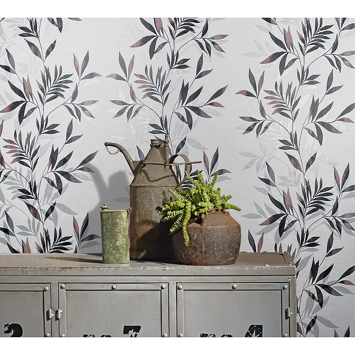 Marburg Vliestapete Novamur Mona Floral - Weiß-Schwarz, Floral, 10,05 x 0,53 m - Botanische Tapete mit dunklen Blättern und roten Akzenten, ergänzt industrielle Möbel.