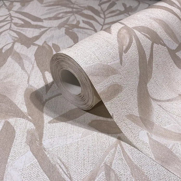 Marburg Vliestapete Novamur Leyla Floral - Beige, Floral, 10,05 x 0,53 m - Rolle hellbeiger Tapete mit zartem Blattmuster und texturierter Oberfläche.