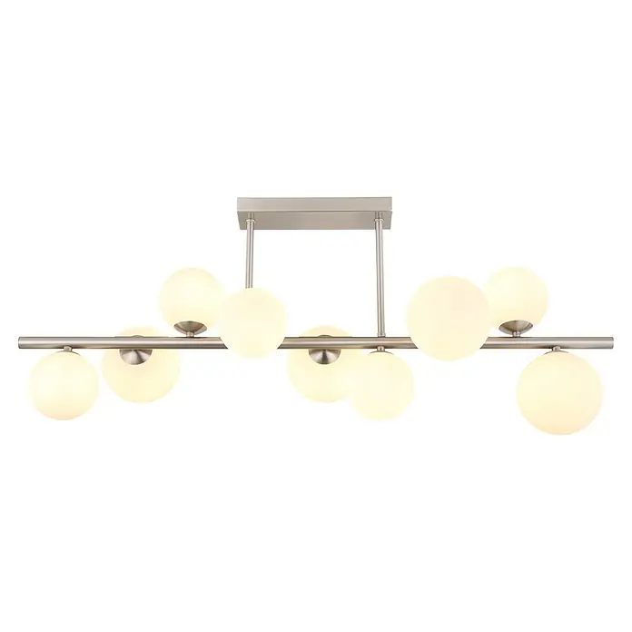 Globo Hängelampe Riha - L x B x H: 870 x 280 x 370 mm, G9 - Lineare Deckenleuchte aus gebürstetem Nickel mit mehreren weißen Opalglaskugeln, aufgehängt an einer rechteckigen Abdeckung.