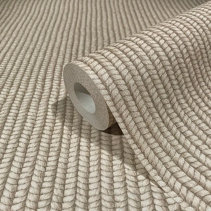 Marburg Flora Vliestapete Grafik II - Beige, Grafisch, 10,05 x 0,53 m - Hellbraune strukturierte Tapetenrolle mit geflochtenem Strickmuster.