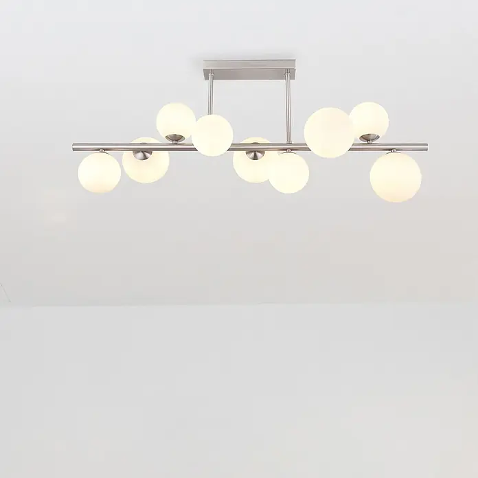 Globo Hängelampe Riha - L x B x H: 870 x 280 x 370 mm, G9 - Lineare Deckenleuchte mit Rahmen aus gebürstetem Metall und zehn kugelförmigen Opalglasschirmen.