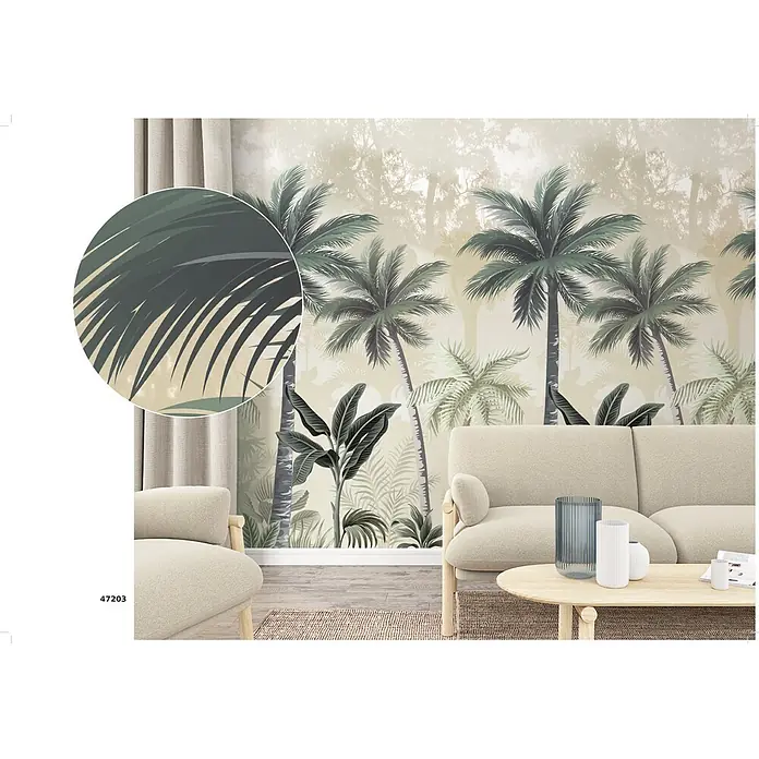 Marburg Smart Art Easy Fototapete Palmen I - B x H: 159 mm x 270 cm, Vlies, Grün-Beige - Tapete mit tropischem Dschungelmotiv, grünen Palmen und üppigem Laub, in einem modernen Wohnzimmer mit beigen Sofas.