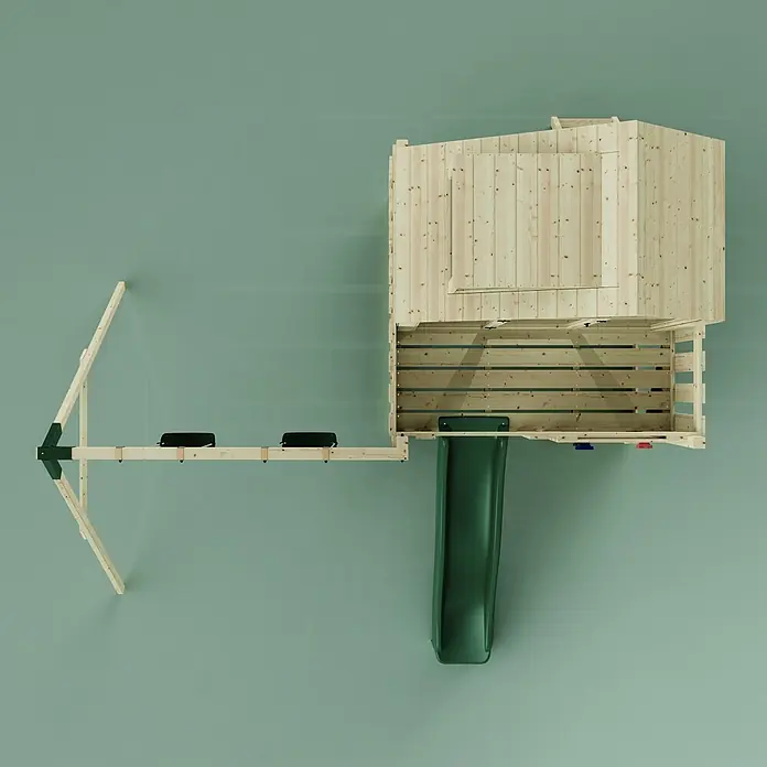 OutdoorToys Klettergerüst Lasse - 399 x 414 x 291 cm, Holz, Grün - Hölzernes Spielhaus mit dunkelgrüner Rutsche und Schaukelbalken mit zwei Sitzen, von oben gesehen.