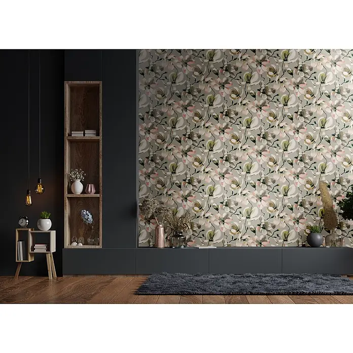Marburg Flora Vliestapete Floral III - Beige-Weiß-Orange, Floral, 10,05 x 0,53 m - Florale Tapete mit hellrosa und weißen Blüten, grünen Akzenten, schmückt eine moderne Wohnzimmerwand.