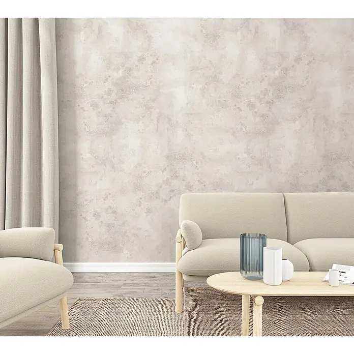 Marburg Fototapete Steinoptik - B x H: 159 mm x 270 cm, Vlies, Beige - Ein bequemes hellbeiges Sofa und Sessel mit einem Holztisch in einem modernen Wohnzimmer.