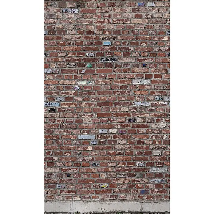 Marburg Smart Art Easy Fototapete Mauer - B x H: 159 mm x 270 cm, Vlies, Rot - Verwitterte rotbraune Ziegelwand mit bemalten und verfärbten Ziegeln, unten mit einem Betonfundament.