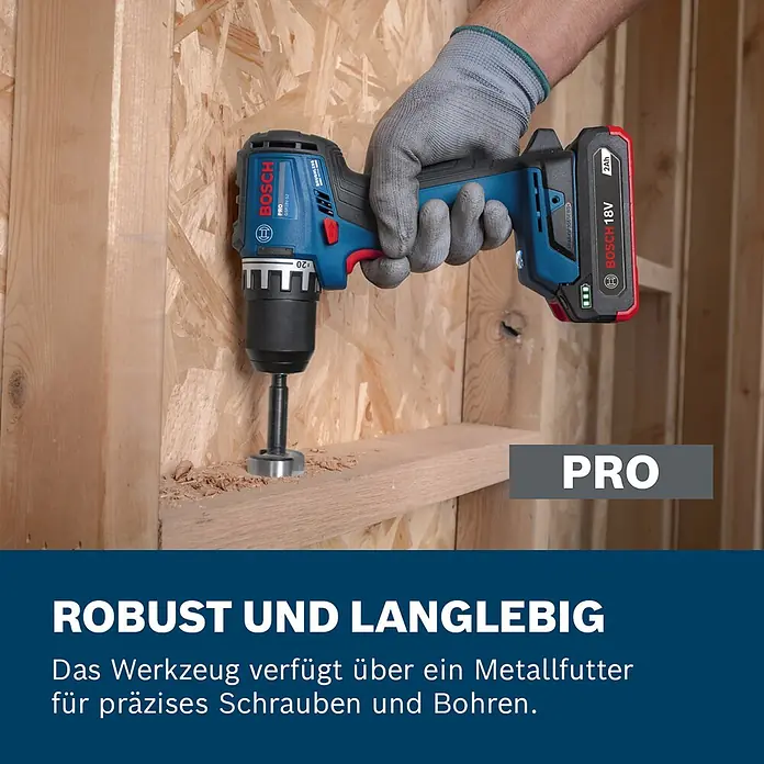Bosch Professional AMPShare 18V Akku-Bohrschrauber GSR18V-52 - 18 V, Ohne Akku, 70 Nm, Ohne Akku - Blauer Bosch Akkuschrauber mit 18V Akku bohrt mit Forstnerbohrer ein Loch in Holz.