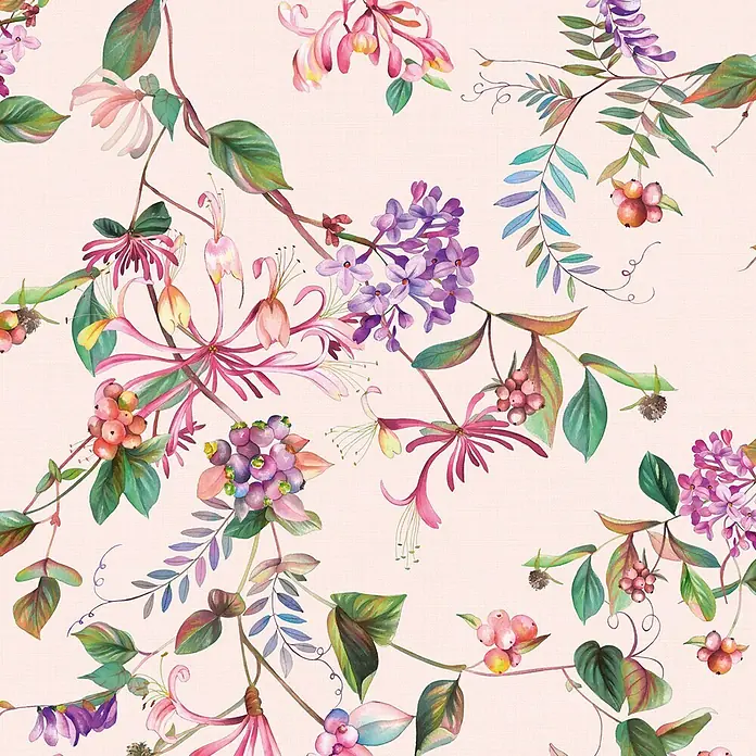 Marburg Flora Vliestapete Floral I - Beige-Rosa-Grün, Floral, 10,05 x 0,53 m - Nahtloses Aquarellmuster aus rosa und lila Blumen und Beeren auf hellrosafarbenem strukturiertem Stoff.