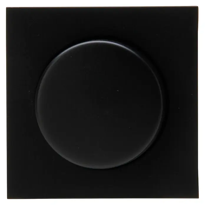 Kopp Dimmerabdeckung Athenis - Schwarz matt, Klemmen - Schwarze quadratische Fliese mit erhabenem kreisförmigem Design.