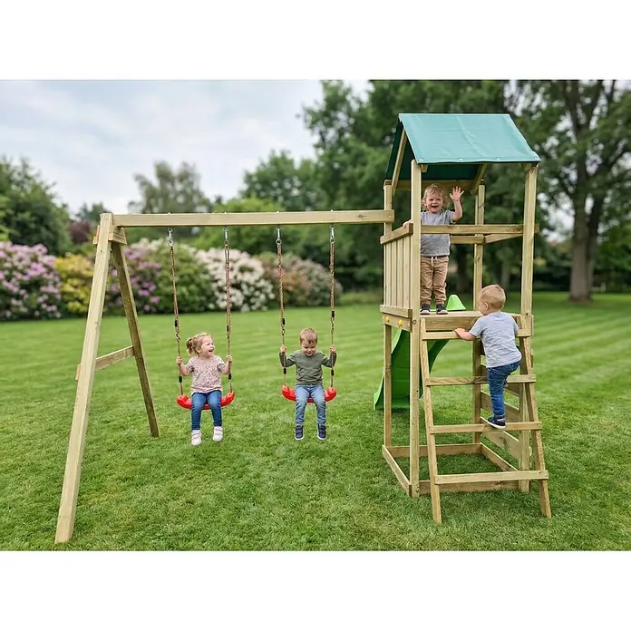 Max Play Kinderspielturm 2.1 - L x B x H: 293 x 356 x 262 cm, Natur - Holzspielturm mit Doppelschaukel und Rutsche im Garten, von Kindern genutzt.